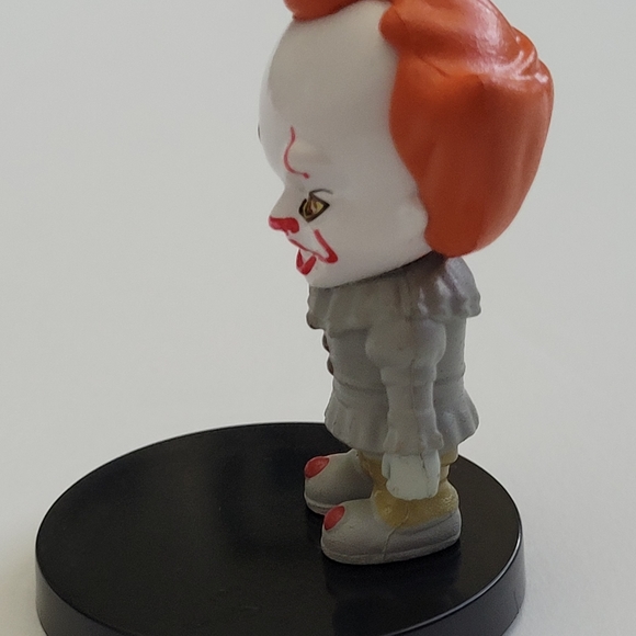Rare "IT" Chapter 2 PENNYWISE 2019 Version W/Stand 2" Detailed PVC Action Figure - Picture 2 of 4